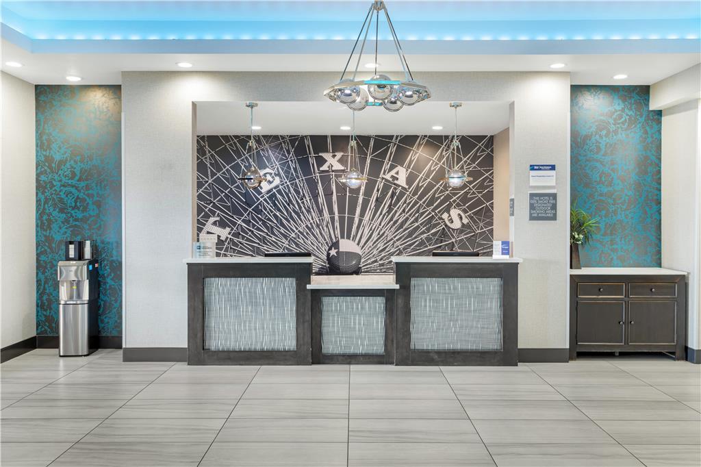 Best Western Plus Waller Hotel Interior photo